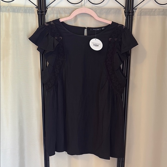 Doe & Rae Black Ruffled Cut Out Blouse - Picture 1 of 7